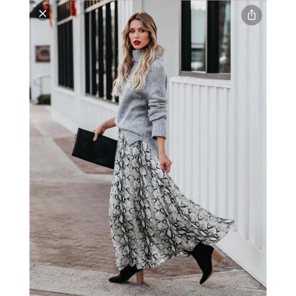 Pleated maxi skirt